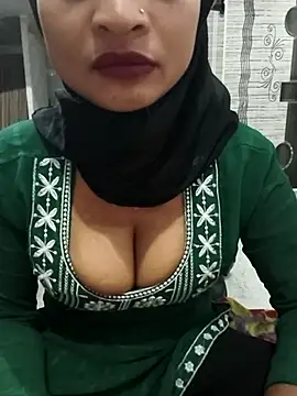 Itz Mayra  online show from November 22, 2025, 8:52 pm