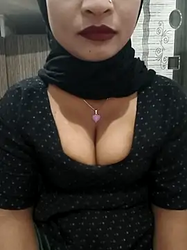 Itz Mayra  online show from December 3, 2025, 9:07 am