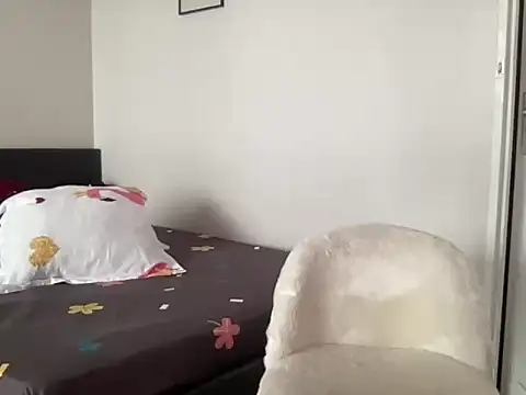 lannaah  online show from September 27, 2025, 8:19 am