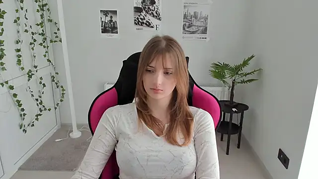 NeyliDream online show from April 22, 2026, 12:18 pm