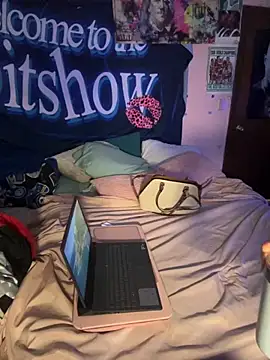 shortywidaphatty online show from October 8, 2025, 10:13 am