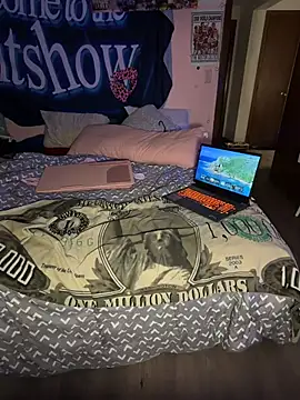 shortywidaphatty online show from November 9, 2025, 9:35 pm