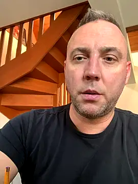 Marronglace1 online show from December 15, 2025, 1:15 pm