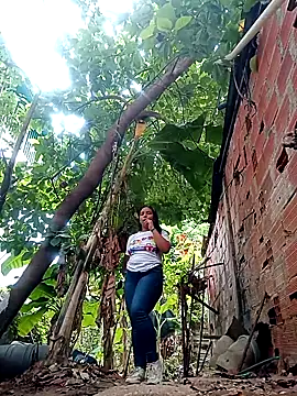 girlpee online show from October 9, 2025, 2:48 pm