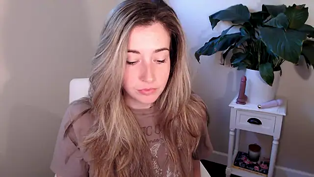 SuggestiveBehavior online show from October 6, 2025, 1:52 pm