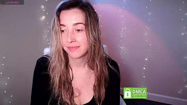 SuggestiveBehavior online show from November 18, 2025, 4:44 pm