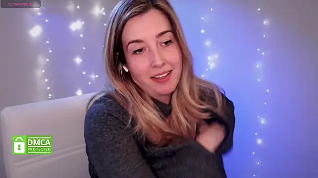 SuggestiveBehavior online show from December 2, 2025, 4:13 pm