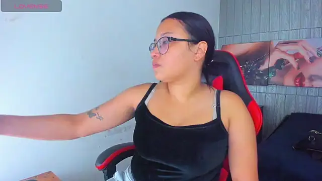 susan mooree online show from April 2, 2026, 8:17 pm