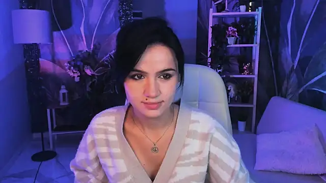 MonicaFarmer online show from September 30, 2025, 5:40 pm