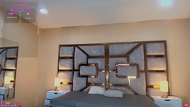 ANABELL BROWN online show from April 21, 2026, 1:06 pm