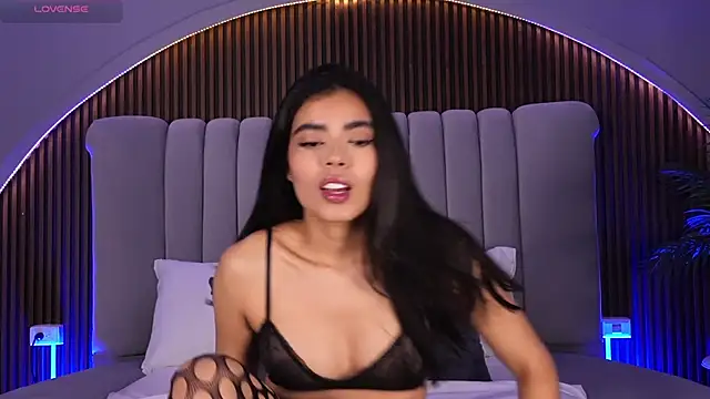 Isabellax21 online show from May 29, 2026, 4:32 am