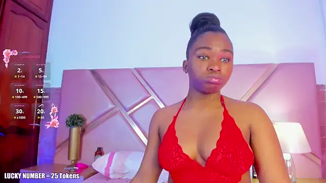 SophieSinclair online show from October 7, 2025, 12:35 pm