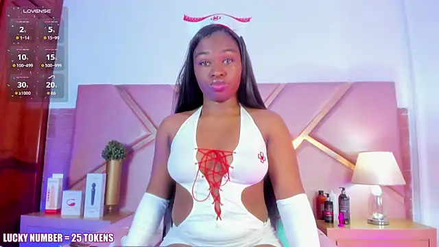 SophieSinclair online show from October 31, 2025, 12:50 pm