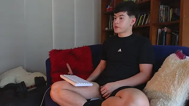 tightncuteass online show from April 15, 2026, 5:09 pm