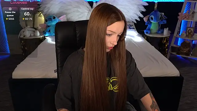 FoxyMayy online show from October 23, 2025, 1:10 pm