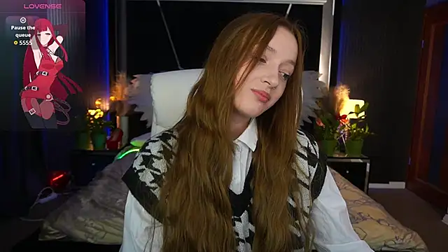 FoxyMayy online show from April 19, 2026, 2:16 pm