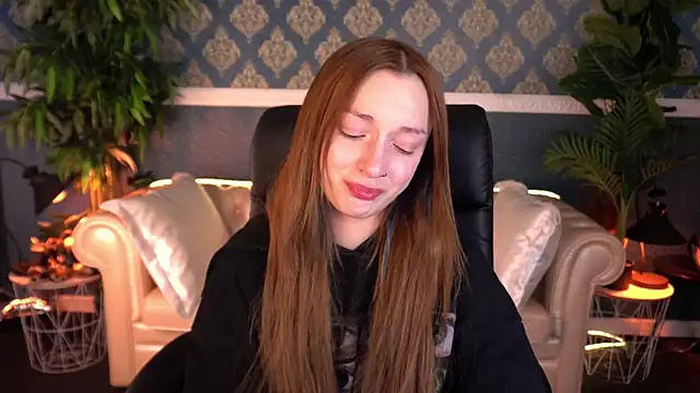 Snapshot of FoxyMayy chatting on May 1, 2026, 1:59 pm FoxyMayy online show from May 1, 2026, 1:59 pm