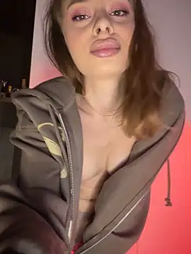 BabyBee  online show from October 27, 2025, 12:31 pm