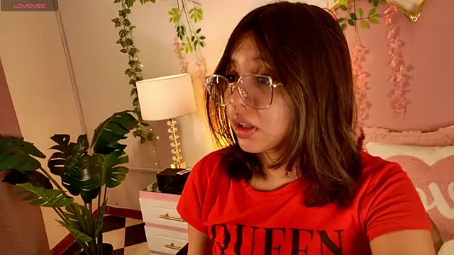 Lauuu2007 online show from March 28, 2026, 9:14 pm