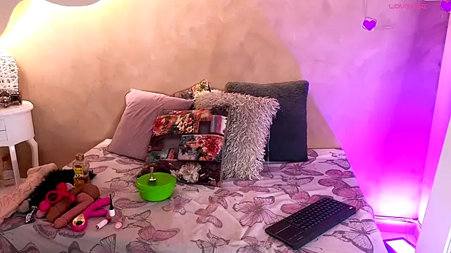 Kloee 12 online show from October 16, 2025, 12:17 pm