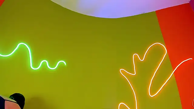 Bagiolett online show from October 8, 2025, 2:58 pm