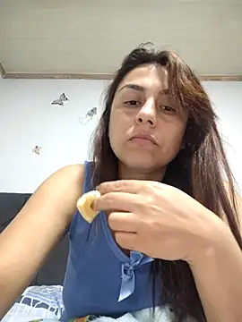 vanessa-titisM online show from April 10, 2026, 2:28 am