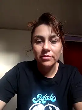 vanessa-titisM online show from April 24, 2026, 9:28 pm