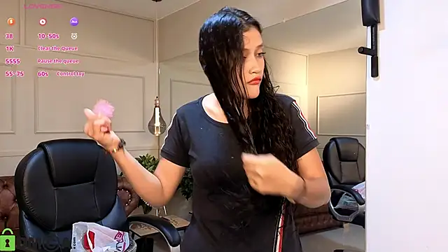 ArielBlossom    online show from September 18, 2025, 11:23 am