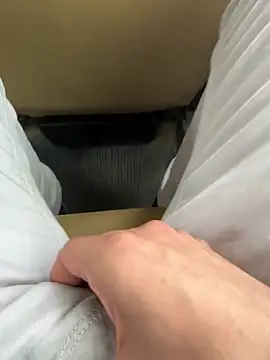 LAZ3R1 online show from October 13, 2025, 8:58 am