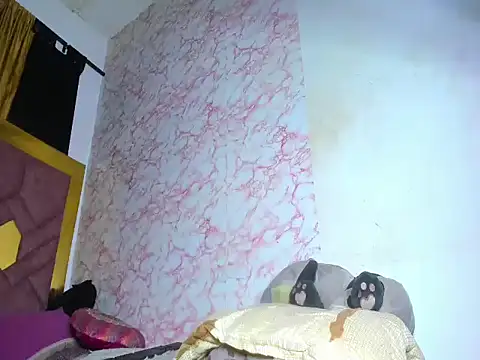 franchescadoll online show from November 14, 2025, 8:40 pm