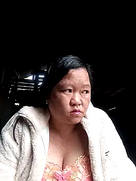 riso-00 online show from October 24, 2025, 4:42 am