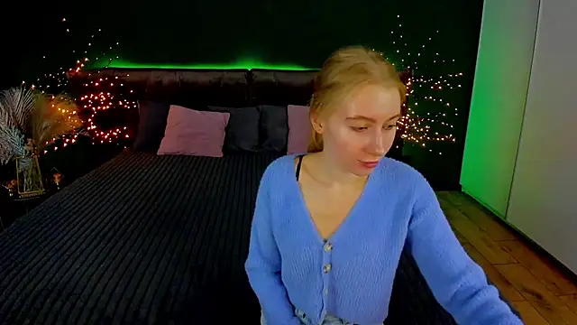 Alina Blonde online show from September 20, 2025, 5:41 am