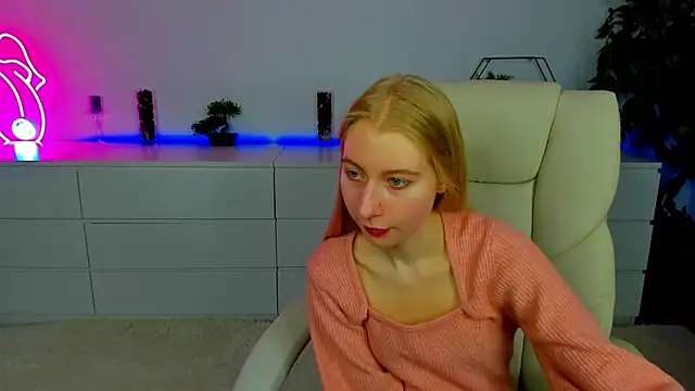 Alina Blonde online show from October 14, 2025, 5:41 am