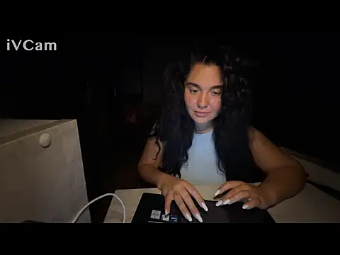 Snapshot of Aveliia chatting on July 19, 2026, 9:18 pm Aveliia online show from July 19, 2026, 9:18 pm