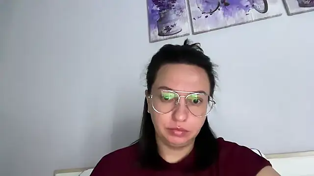 Karllina online show from August 6, 2026, 6:43 pm