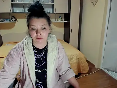 Snapshot of Soffy_Skye chatting on May 5, 2026, 2:52 am Soffy Skye online show from May 5, 2026, 2:52 am
