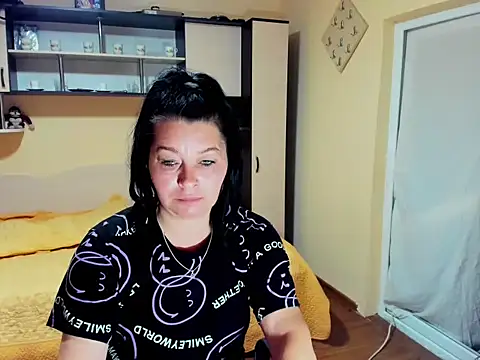 Snapshot of Soffy_Skye chatting on May 11, 2026, 5:02 am Soffy Skye online show from May 11, 2026, 5:02 am
