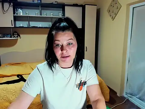 Snapshot of Soffy_Skye chatting on May 12, 2026, 5:26 am Soffy Skye online show from May 12, 2026, 5:26 am