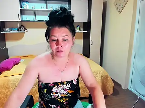 Snapshot of Soffy_Skye chatting on May 29, 2026, 4:54 am Soffy Skye online show from May 29, 2026, 4:54 am