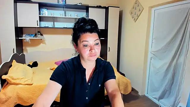 Snapshot of Soffy_Skye chatting on June 6, 2026, 4:06 am Soffy Skye online show from June 6, 2026, 4:06 am