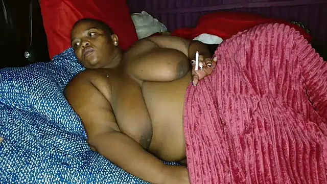 Bustyboobs02xx online show from June 12, 2026, 11:46 pm