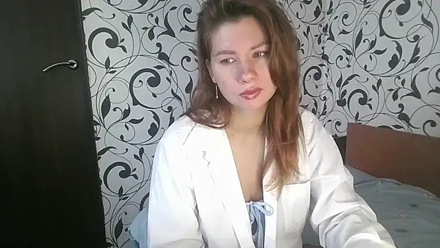 YourEmilie online show from October 15, 2025, 7:52 am