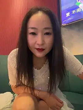 xiuchun100 online show from September 16, 2025, 12:06 pm