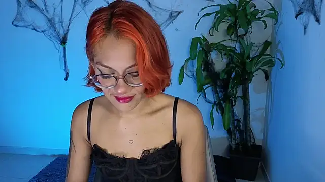 alejandrajade online show from October 29, 2025, 9:22 am