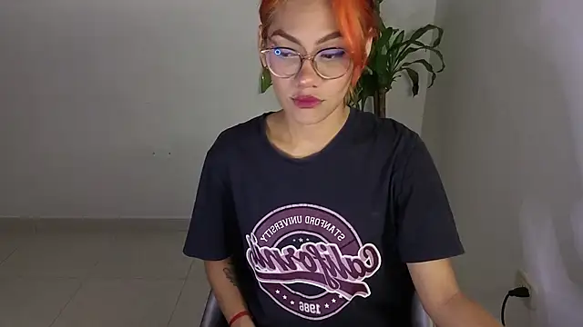 alejandrajade online show from November 7, 2025, 7:52 am