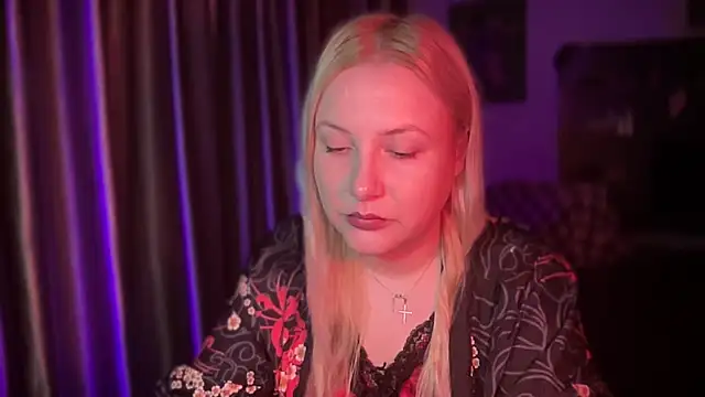 Snapshot of BikiHellena chatting on December 15, 2025, 4:50 am BikiHellena online show from December 15, 2025, 4:50 am