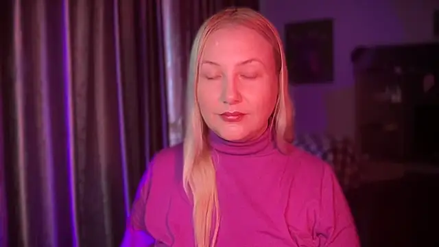 Snapshot of BikiHellena chatting on December 19, 2025, 7:37 am BikiHellena online show from December 19, 2025, 7:37 am