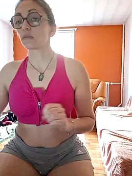 ChouqxxxCoreleone online show from February 2, 2026, 10:03 am