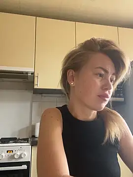 MartaLuna  online show from October 29, 2025, 7:21 am