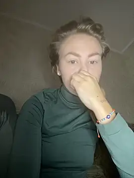 MartaLuna  online show from November 10, 2025, 8:02 am